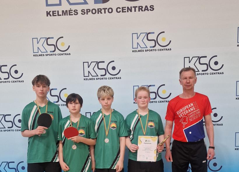 Puikus "Aukuro" pagr. mokyklos pasirodymas Lietuvos mokyklų žaidynių stalo teniso tarpzoninėse varžybose (mažosios mokyklos) – iškovota 2 vieta