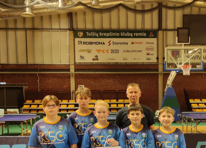 Telšiuose vyko tarptautinis stalo teniso turnyras, skirtas treneriui V. Giedraičiui atminti. Matas Kušeliauskas iškovojo sidabro medalį.