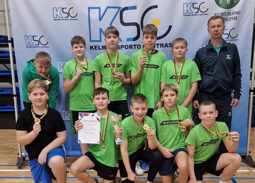 Rajono mokyklų žaidynių 5-6 klasių berniukų kvadrato varžybas laimėjo „Aukuro" pagr. mokyklos komanda