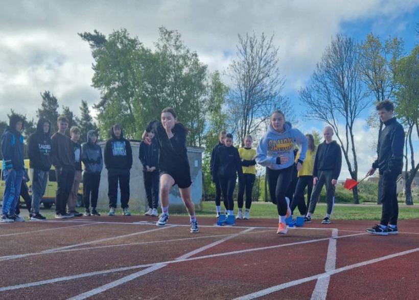 Rajono mokyklų žaidynių atskirų rungčių lengvosios atletikos varžybas laimėjo J. Graičiūno gimnazijos vaikinai ir "Kražantės" progimnazijos merginos