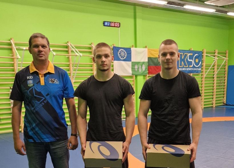 Du Kelmės sporto centro auklėtiniai dalyvaus Europos ir Pasaulios laisvųjų imtynių čempionatuose