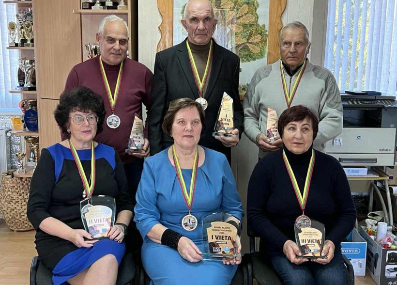 Kelmės rajono šaškių pirmenybių nugalėtojais tapo Janina ir Jonas Šamušiai