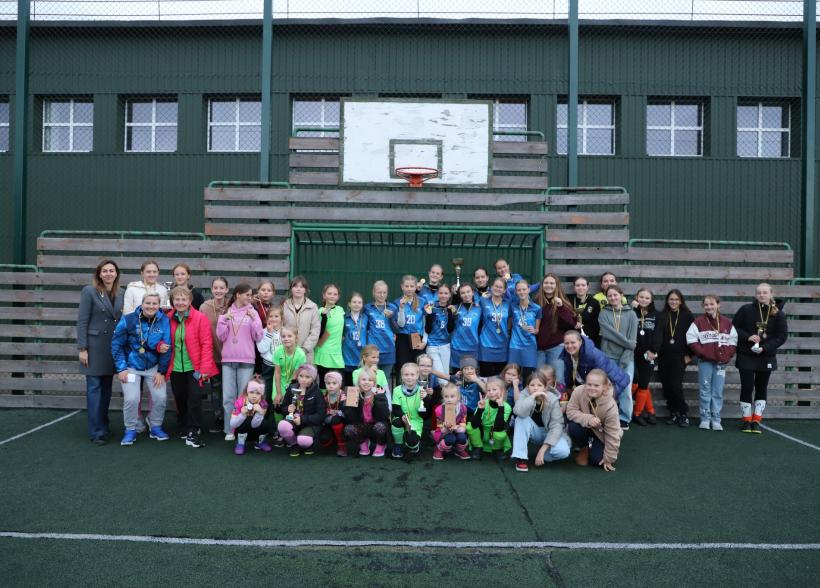 Kelmės sporto centro žolės riedulio mergaičių lauko turnyras