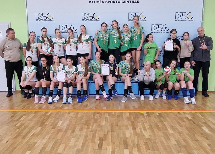 Rajono mokyklų žaidynių tinklinio varžybas laimėjo Tytuvėnų gimnazijos merginos ir Šaukėnų gimnazijos vaikinai