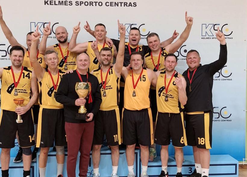 2025-2026 metų Kelmės rajono atvirą +40 krepšinio turnyrą laimėjo Šiaulių "Plentas"