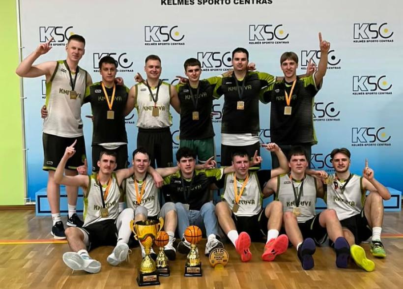 Kelmės rajono vyrų krepšinio pirmenybių NUGALĖTOJAI - VAIGUVOS "KNITUVA"