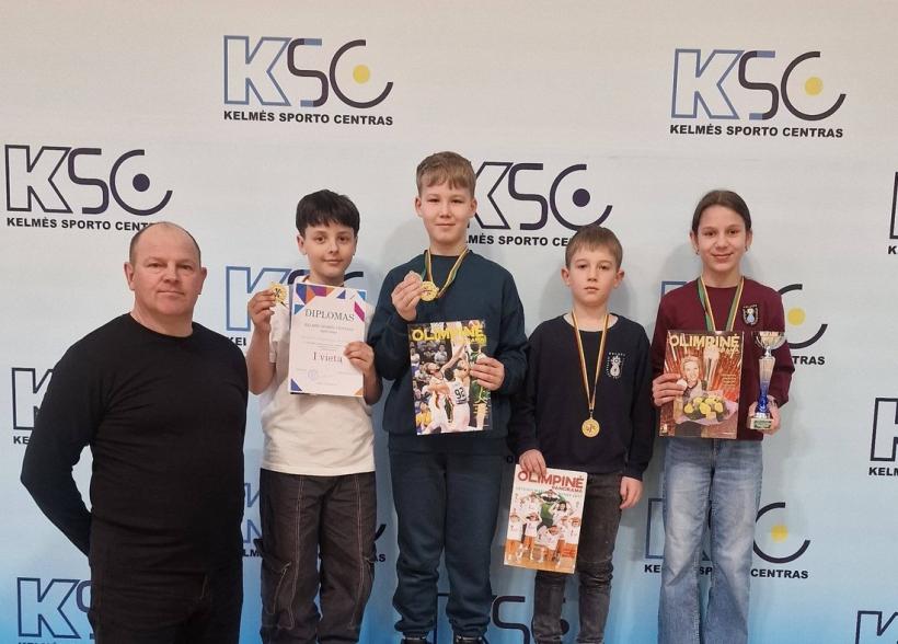 Rajono mokyklų žaidynių pradinių klasių šaškių varžybas laimėjo "Kražantės" progimnazijos komanda