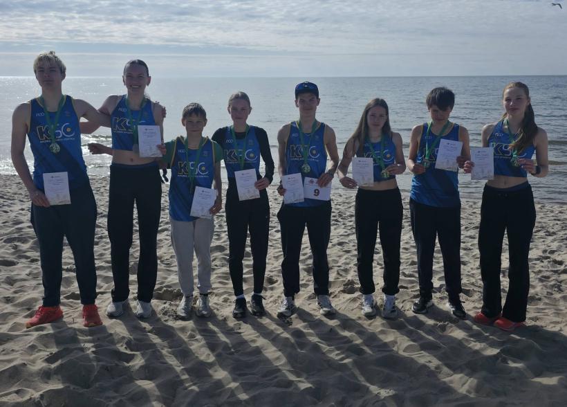 Iš dviejų Kelmės SC startavusių komandų Lietuvos kroso estafečių čempionate abi grįžo su medaliais