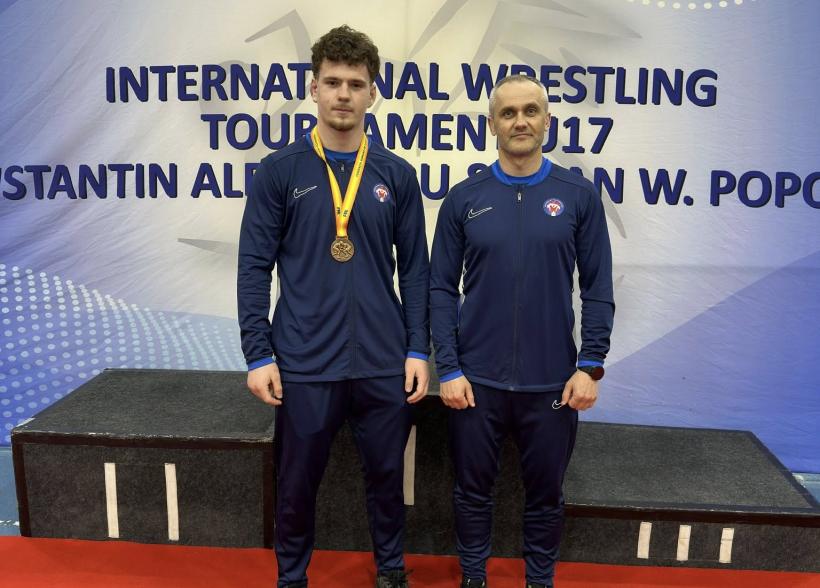 Arnas Jokimčius iškovojo trečiąją vietą tarptautiniame imtynių turnyre Bukarešte