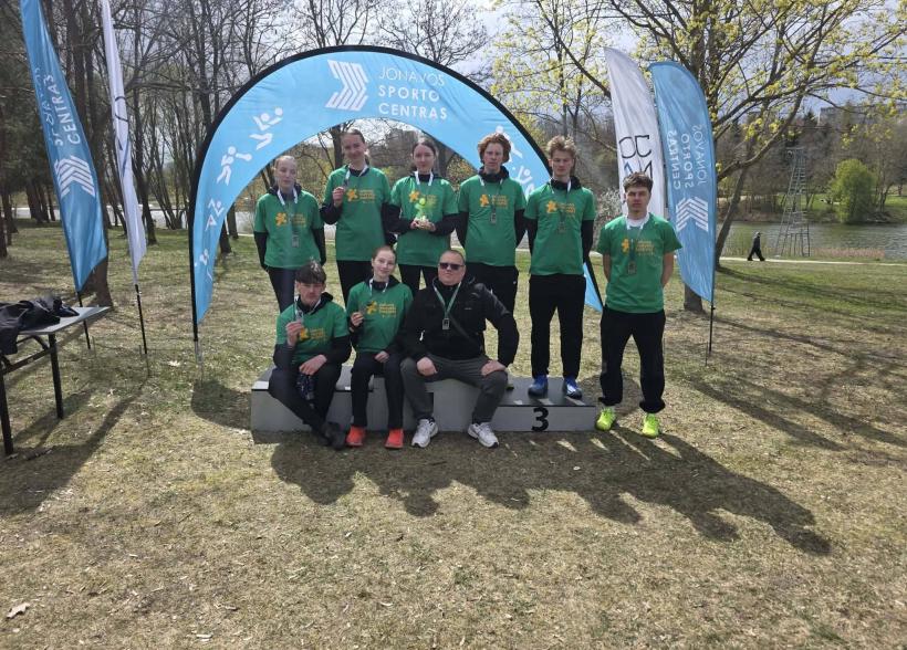 Lietuvos mokyklų žaidynių finalinėse kroso estafečių varžybose (mažosios mokyklos) J. Graičiūno gimnazija iškovojo 2 - ąją vietą