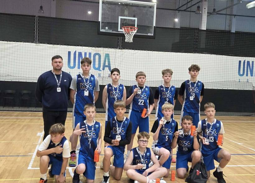 Šiauliuose vykusiame tarptautiniame jaunųjų krepšininkų turnyre „Buzelis Cup 2026“ Kelmės SC komanda iškovojo sidabro medalius