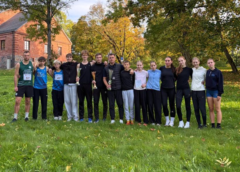 Trakuose vyko finalinis Lietuvos kroso taurės IV etapas, kuriame paaiškėjo stipriausi šio sezono kroso bėgikai. Rajonų grupėje Kelmės rajonas iškovojo 2 vietą