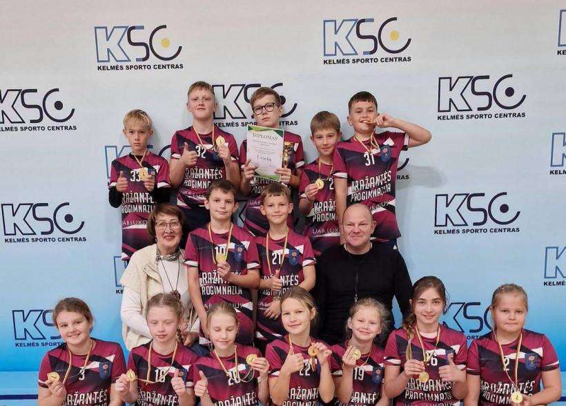 Rajono mokyklų žaidynių pradinių klasių kvadrato varžybas laimėjo "Kražantės" progimnazija