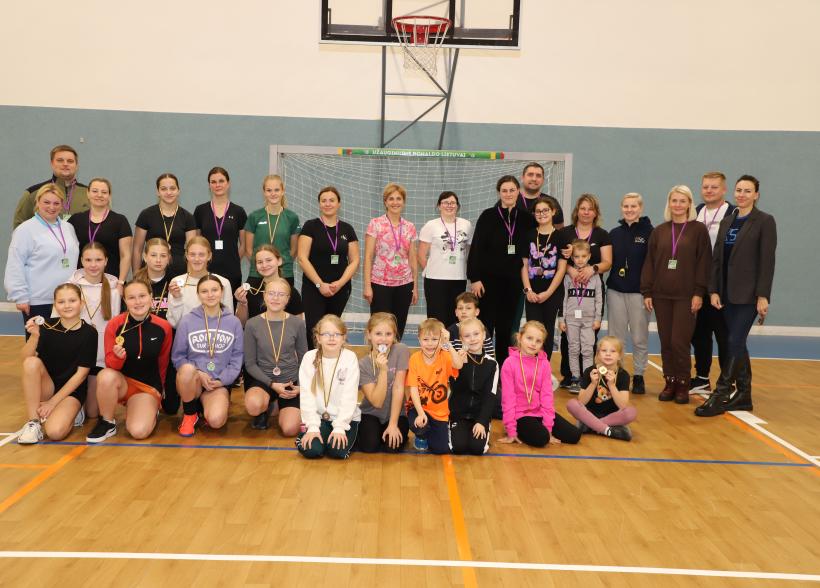 Žolės riedulio mergaičių ir jų tėvelių turnyras